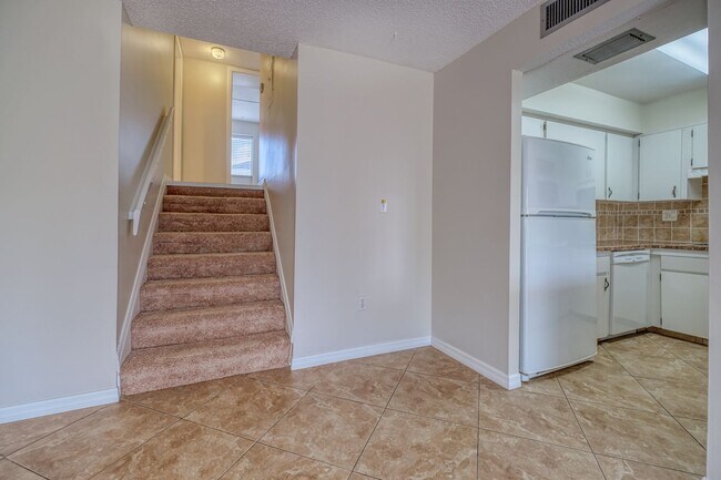 Building Photo - 14800 Walsingham Rd