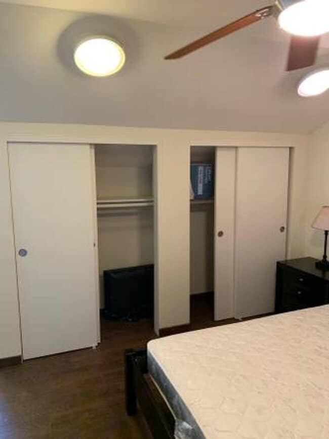 Building Photo - Breakers E-44 – Furnished 2BR with Lanai, ...
