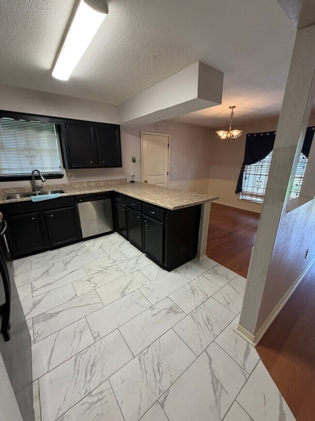 Building Photo - 7106 Haverton Dr