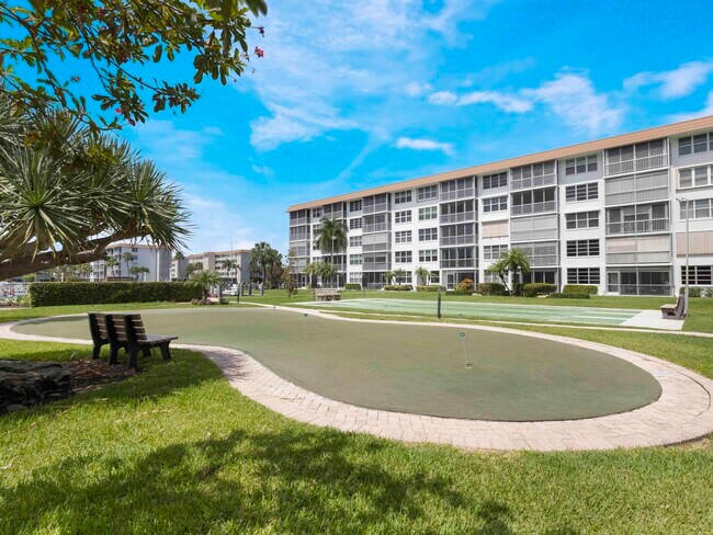 Building Photo - 2649 Florida Blvd