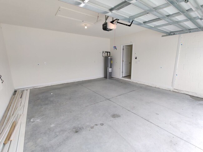 Building Photo - 32618 Canyonlands Dr