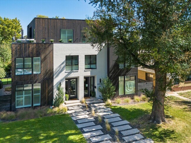 Building Photo - Luxury 3-Bed, 3.5-Bath Denver Home with Ro...