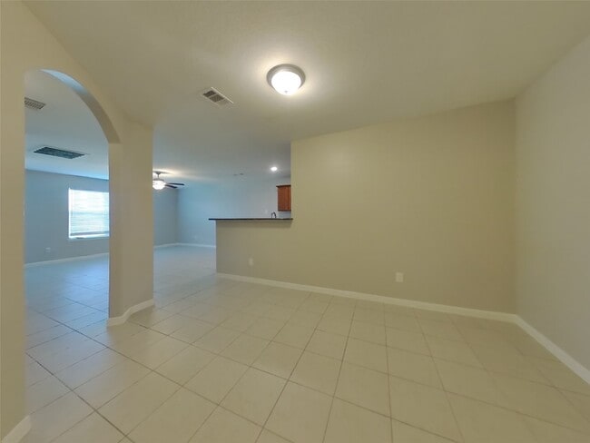Building Photo - 317 Summer Horse Dr