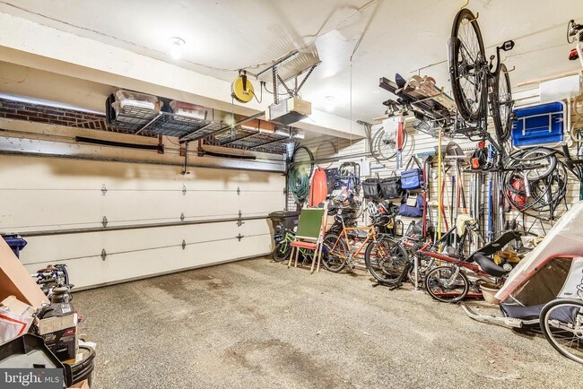 Building Photo - 317 S Union St