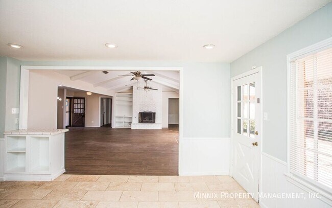 Building Photo - 6309 Nashville Dr