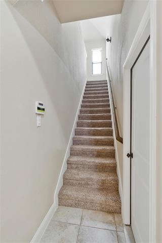 Building Photo - 855 Forest St