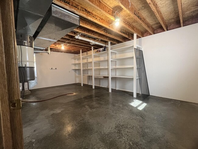 Building Photo - 312 E Main St