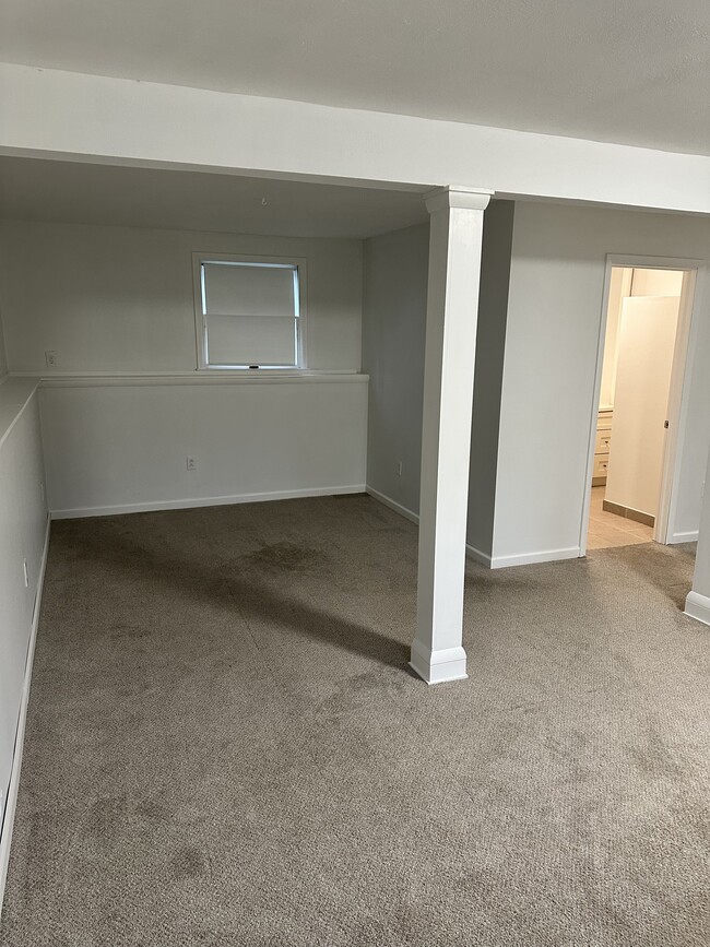 Building Photo - 4746 Stonehurst Rd