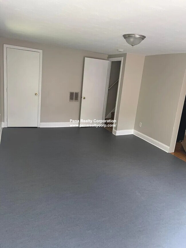 Building Photo - 130 South St