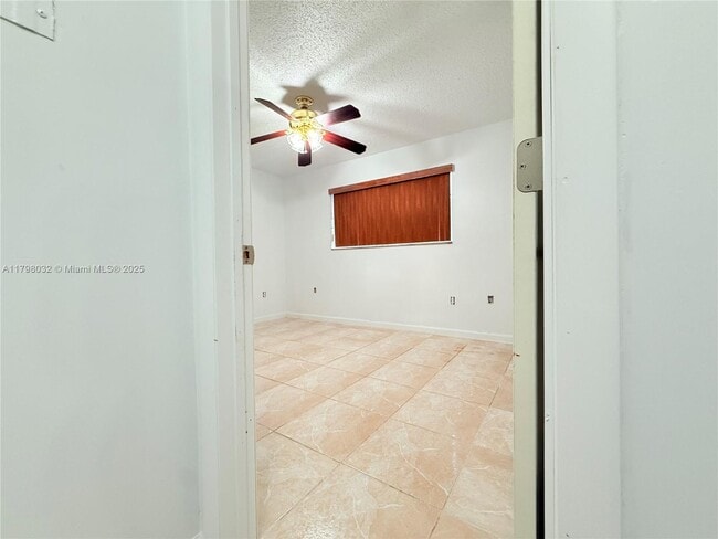 Building Photo - 1130 Kasim St