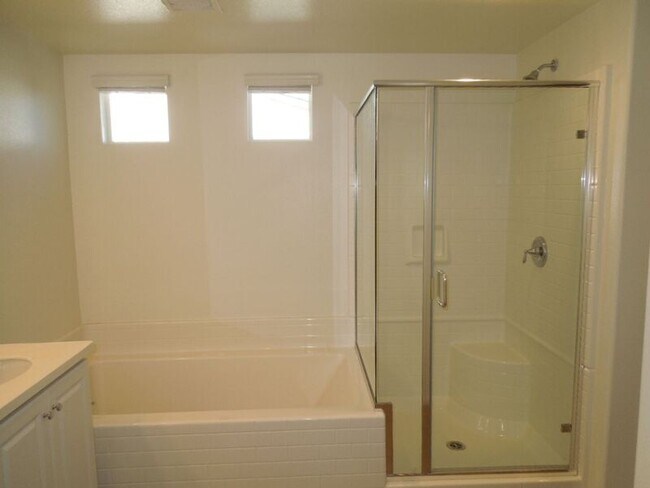 Building Photo - 42640 Indigo Pl