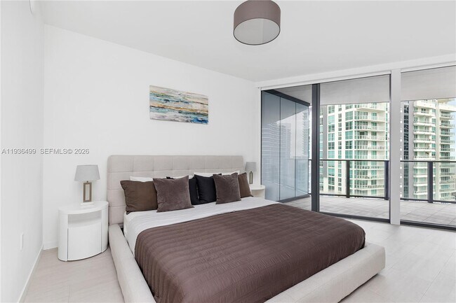 Building Photo - 1000 Brickell Plaza