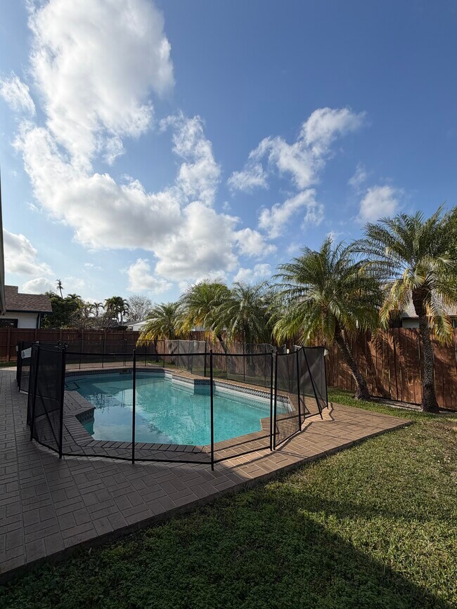 Building Photo - 13261 SW 102nd Terrace