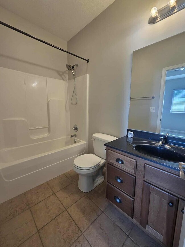 Building Photo - 410 Michael's Ct