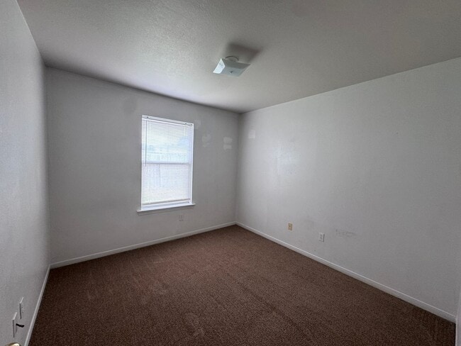 Building Photo - 1430 Shoshoni Trail