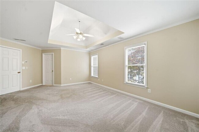Building Photo - 2058 Woodside Park Dr