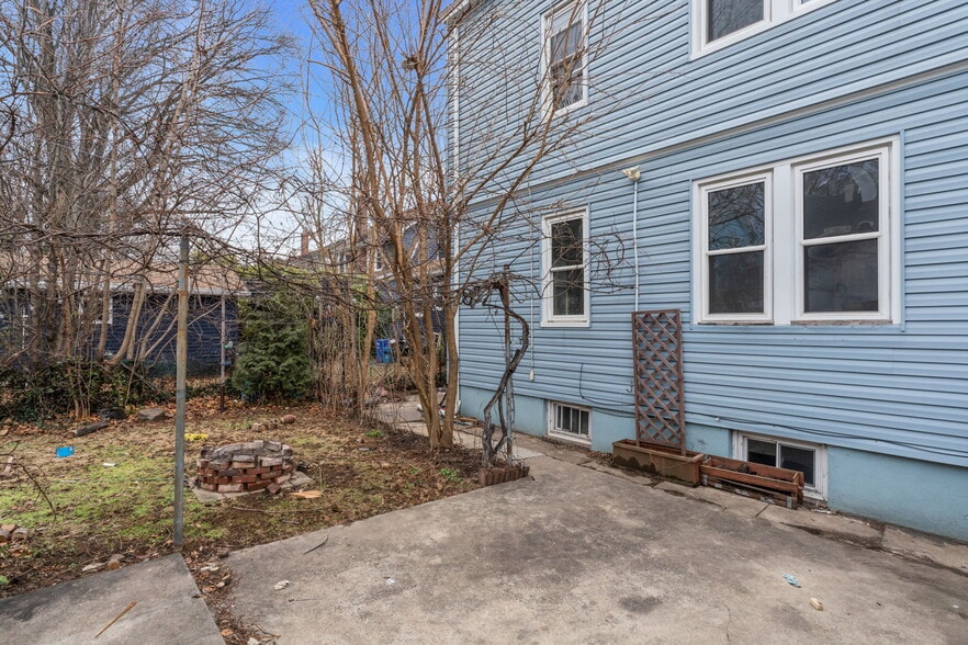 Building Photo - 181 Jacoby Street