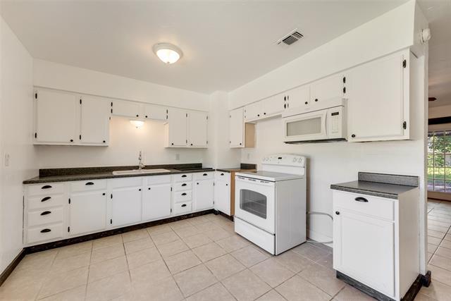 Building Photo - 6518 Woodchuck Dr