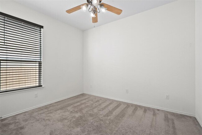 Building Photo - 14120 Purple Azalea Dr