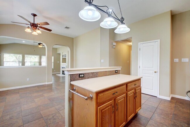 Building Photo - 904 Black Canyon St