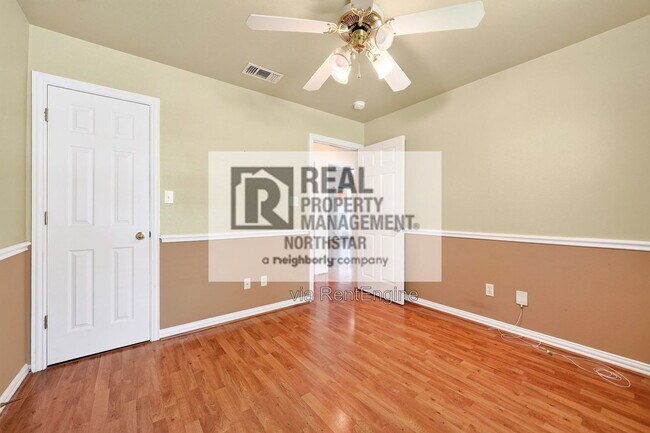 Building Photo - 308 Pin Oak Ln