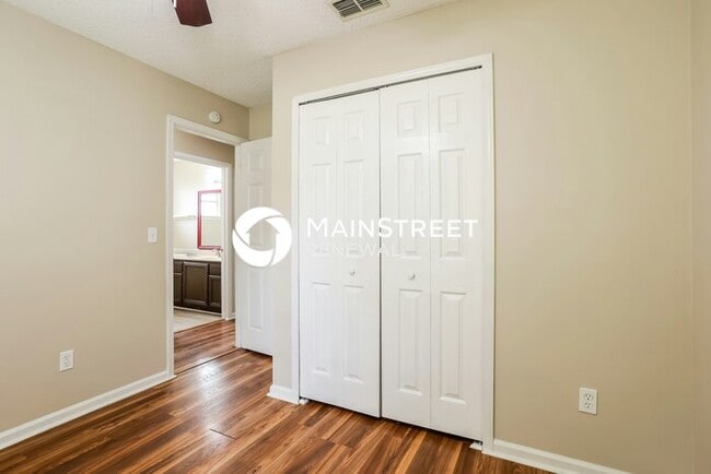 Building Photo - 4 Bedroom Pet-Friendly Home in Green Cove Springs, FL with Main Street Renewal