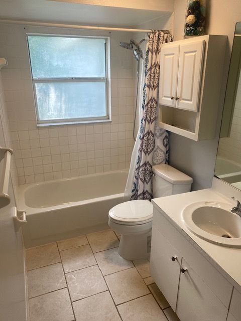 Building Photo - 7050 Woodibis Dr