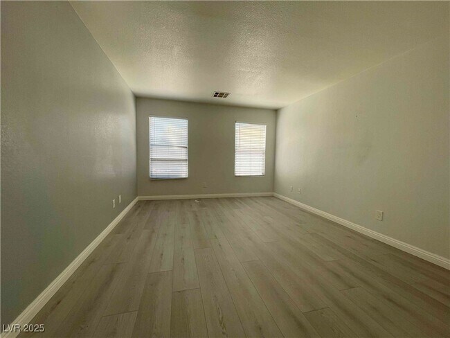 Building Photo - 9943 Shallot Ct