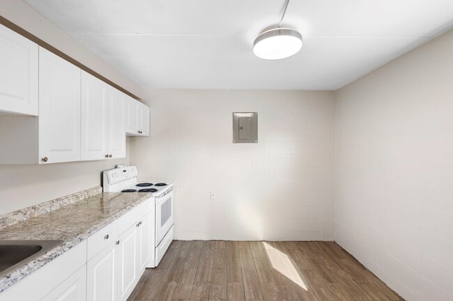 Building Photo - 901 Colyer St