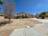 Building Photo - New Listing!