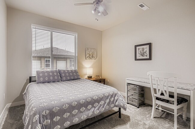 Building Photo - 808 Schlagel St