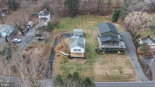 Building Photo - 1434 River Rd