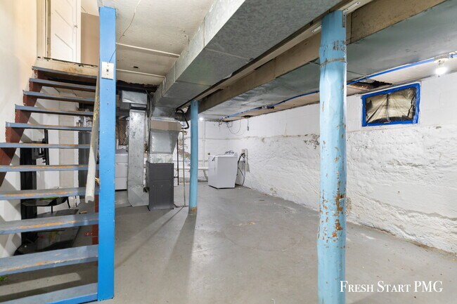 Building Photo - Charming 3-Bedroom Home with Spacious Livi...