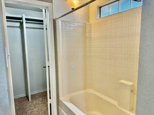 Building Photo - 1918 75th St