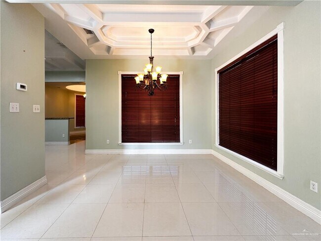 Building Photo - 16 Valencia Dr