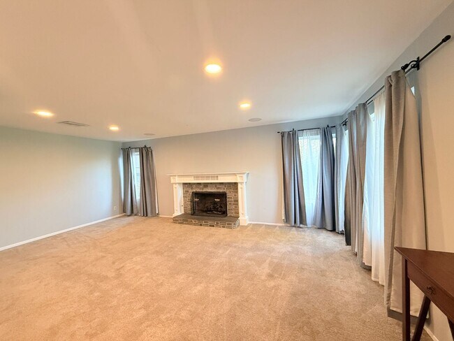 Building Photo - 4242 Briggs Ave