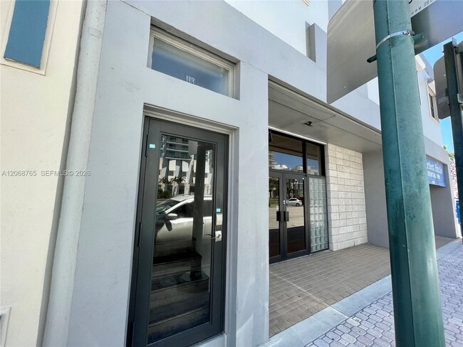 Building Photo - 113 S 21st Ave