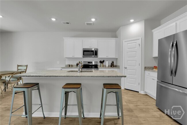 Building Photo - 106 Geranium Wy