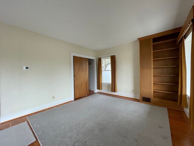 Building Photo - Exceptional Living Within Montavilla 2 Bed...