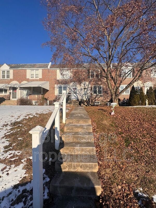 Building Photo - 227 Pine St