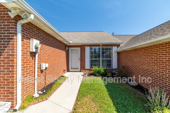 Building Photo - 4405 Greenfern Way