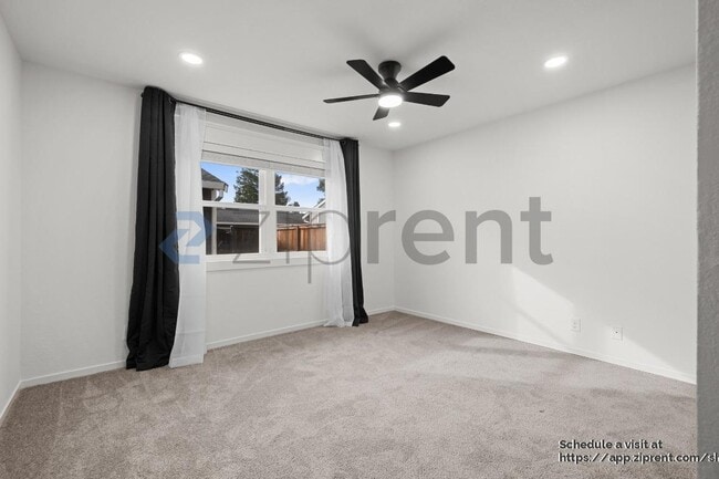 Building Photo - 106 Village Ct