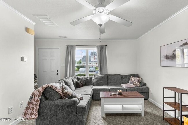 Building Photo - 100 Ashwood Dr