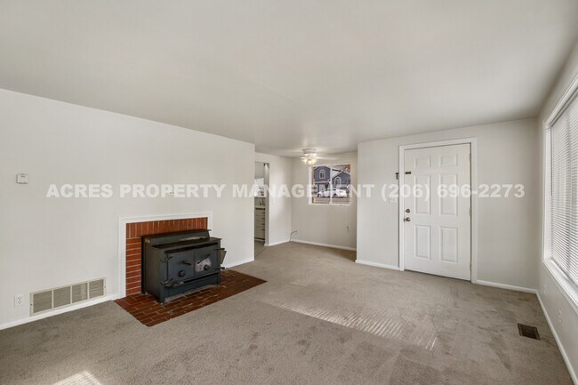 Building Photo - 17041 34th Ave S