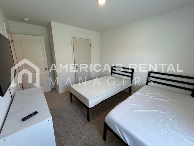 Building Photo - 7213 Wilburton Ln