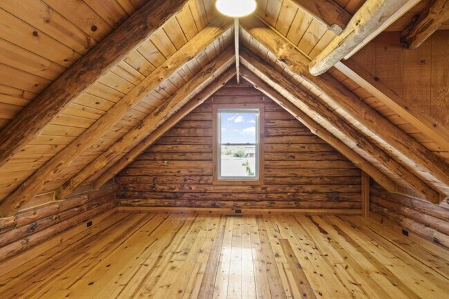 Building Photo - 118 Agape Wy