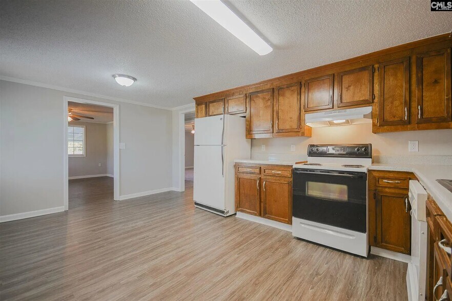 Building Photo - 945 State Rd S-32-1466