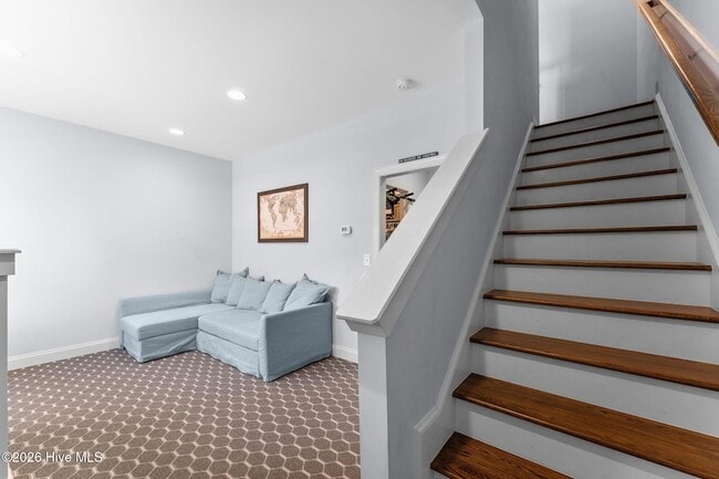 Building Photo - 12 Brownstone Ln