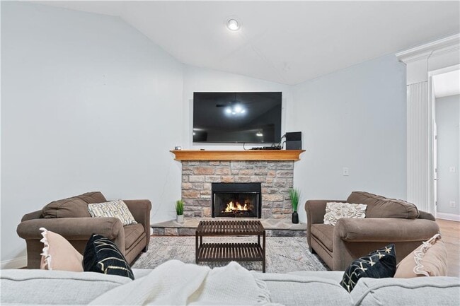 Building Photo - 52 Thomas Pl Dr