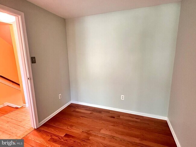 Building Photo - 4311 Cedarlake Ct